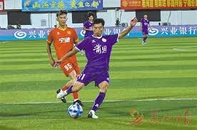 法甲后防新星引发豪门争夺战价格突破2000万欧